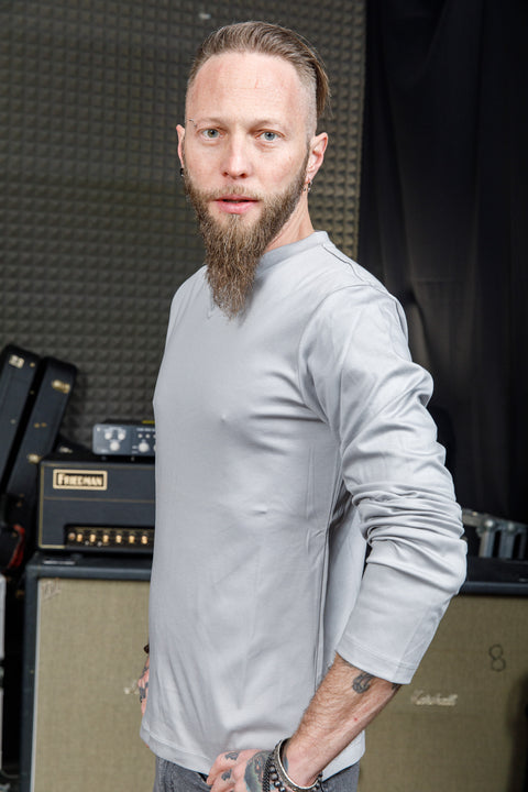 The Supreme V-Neck Longsleeve - Grössen M + L