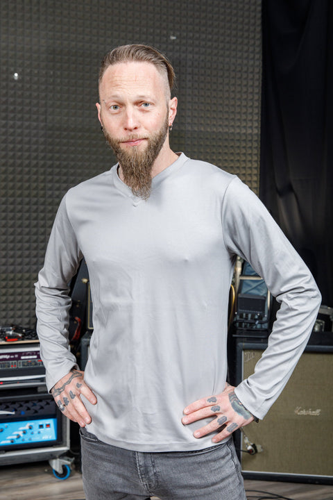 The Supreme V-Neck Longsleeve - Grössen M + L